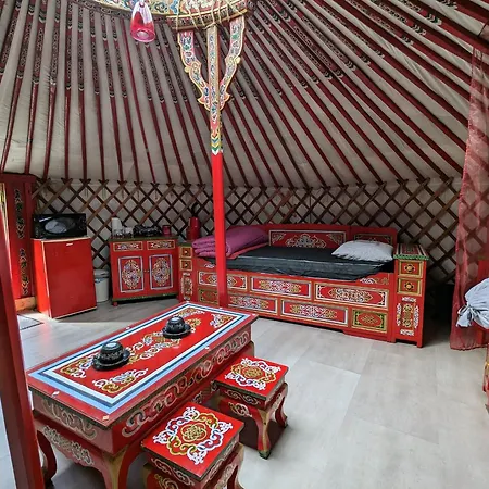Holiday home Yourte Atypique Avec Sauna Et Terrasse Privative - Fr-1-589-765